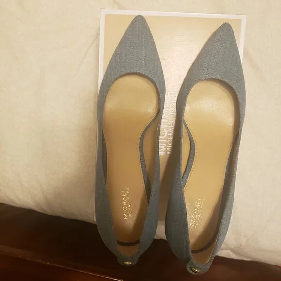 Michael Kors Pumps - Picture 4 of 7